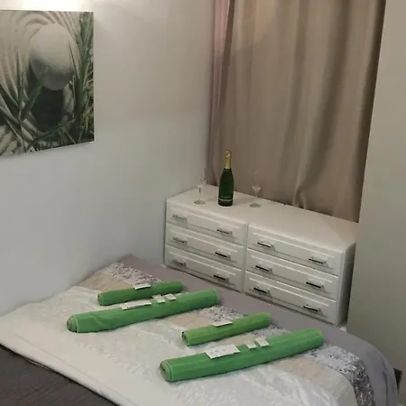 Apartament Island Village Адехе