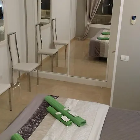 Apartament Island Village Адехе