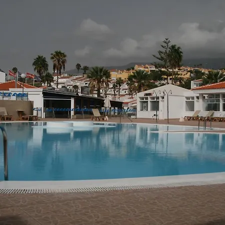 Апартаменты Apartament Island Village Адехе