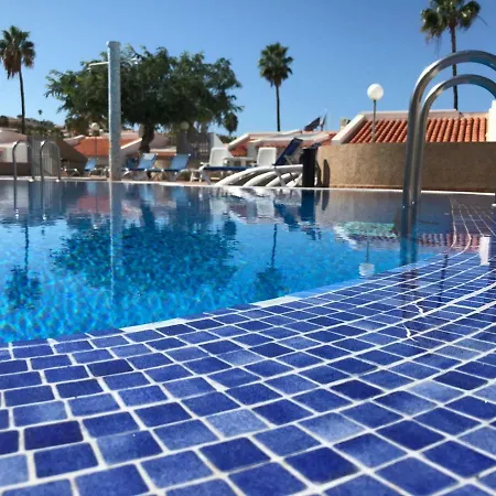 Апартаменты Apartament Island Village *